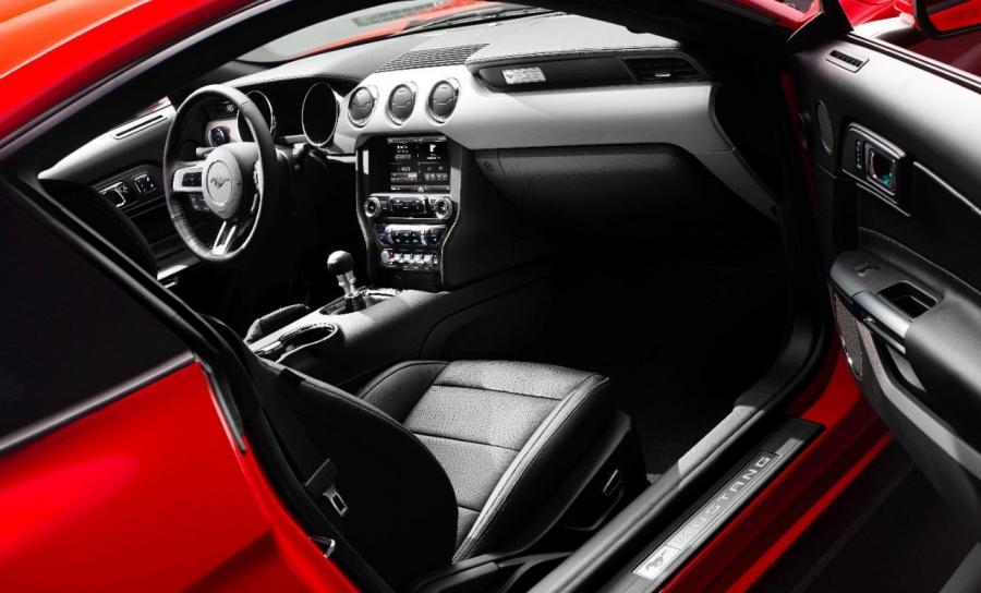  Ford Mustang GT 2015 года  (фото 65 из 93)